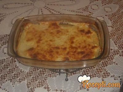 38399-somovina-u-belom-ogrtacu.jpg