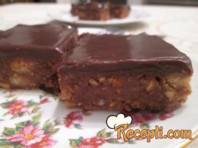 43360-posni-snikers-kolac.jpg